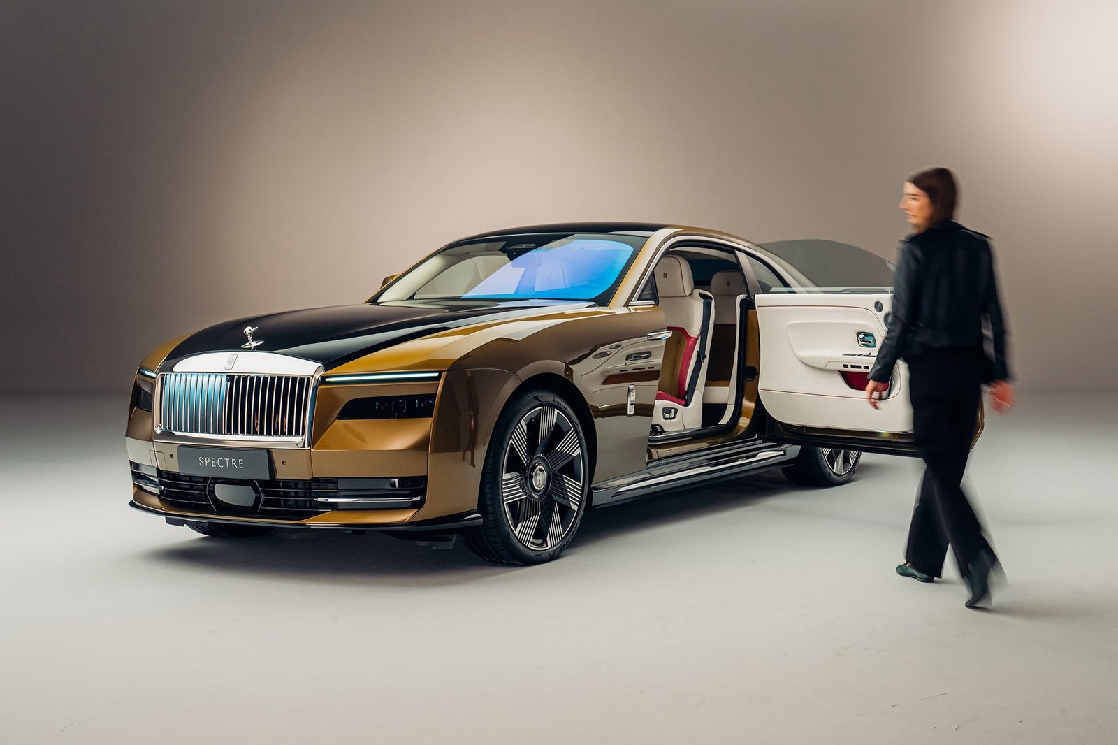 8 Best Luxury Electric Cars On The Market In 2024 Luxonomy
